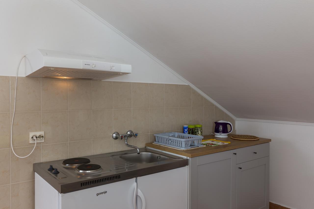 One Bedroom Apartment Sea View