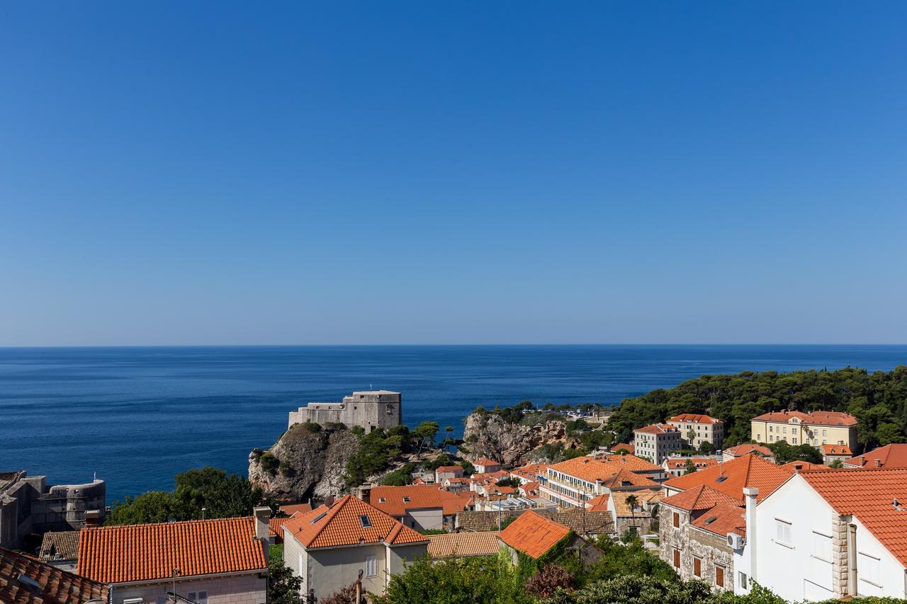 One Bedroom Apartment Sea View