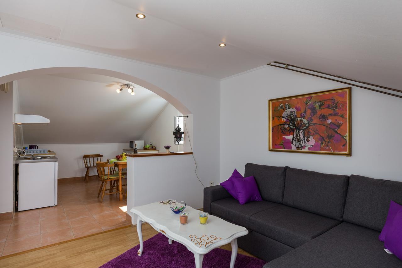 One Bedroom Apartment Sea View