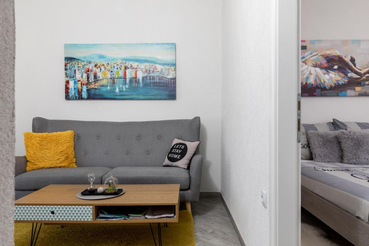 Two-Bedroom Apartment Terrace Sea View
