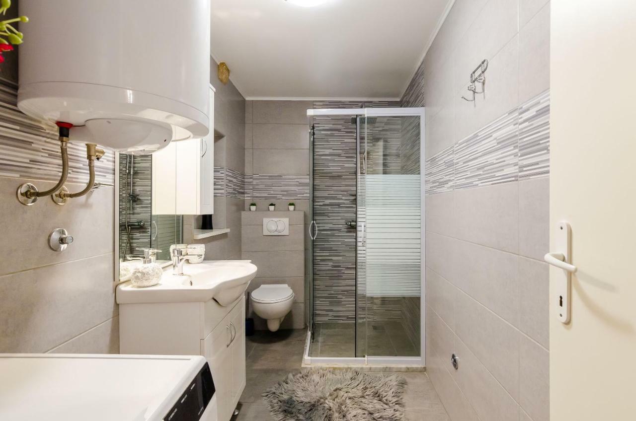 Two-Bedroom Apartment City View