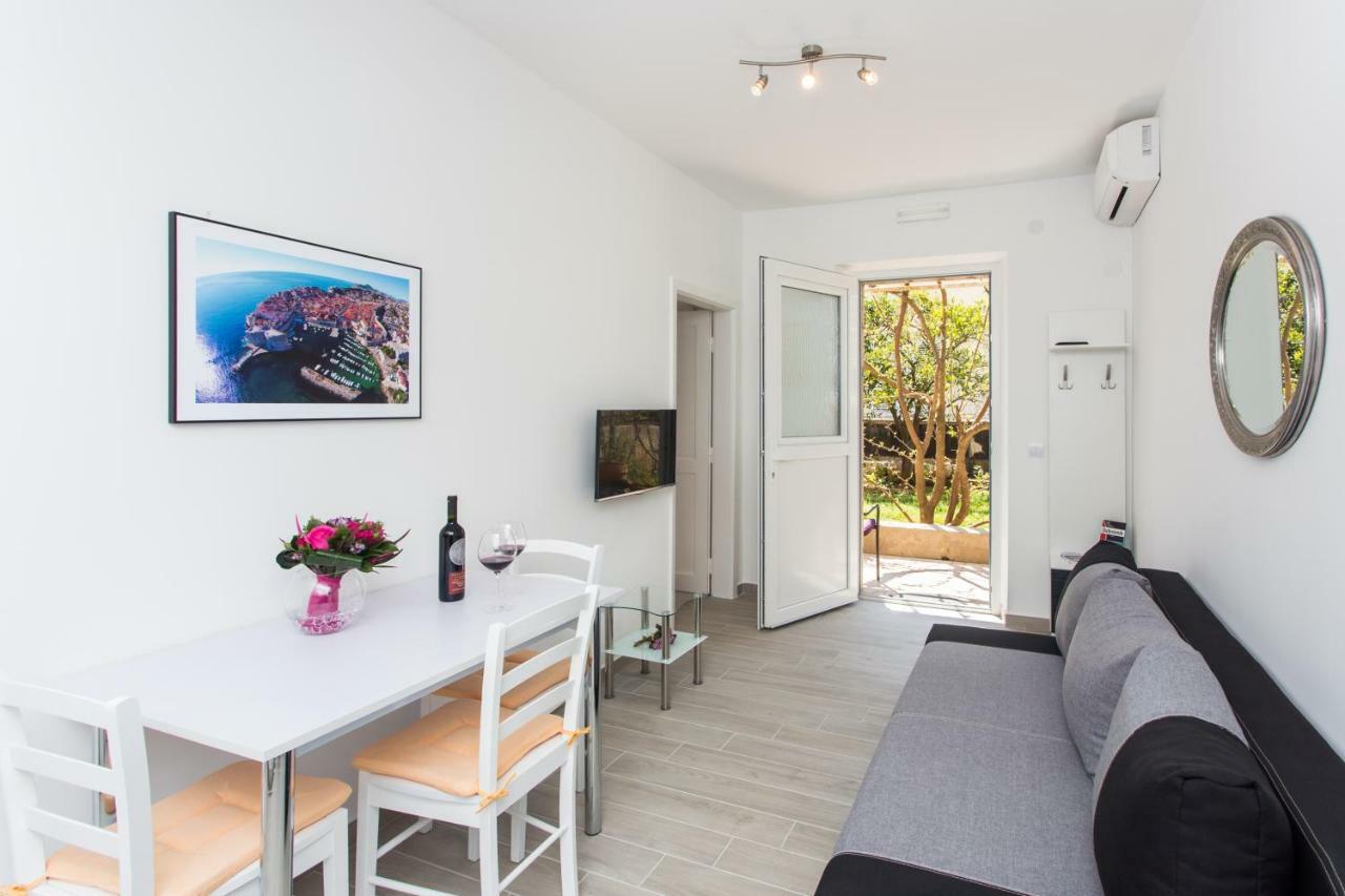 One Bedroom Apartment Terrace