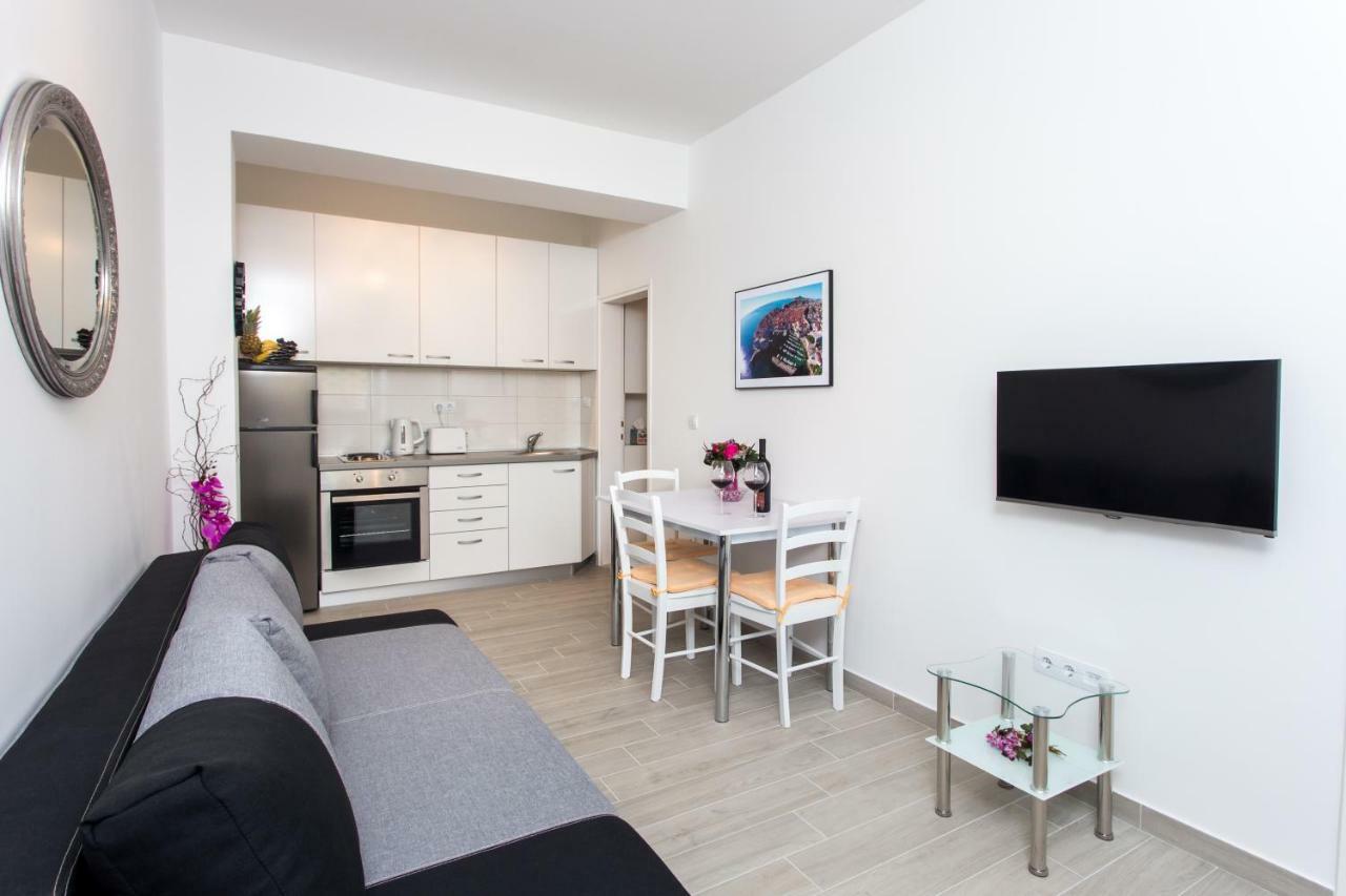 One Bedroom Apartment Terrace