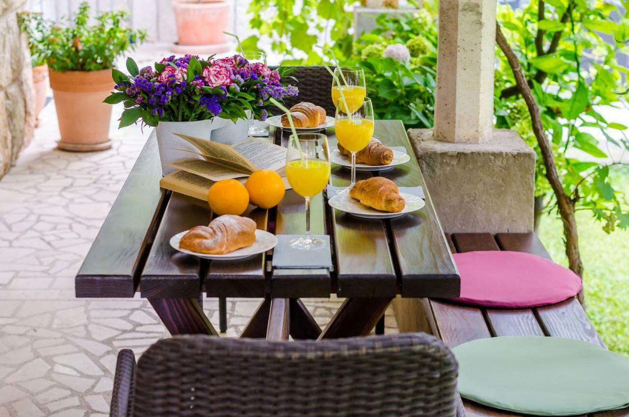One Bedroom Apartment Terrace