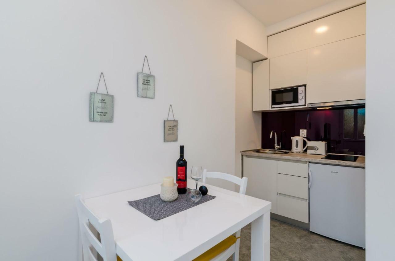 Studio Apartment Terrace