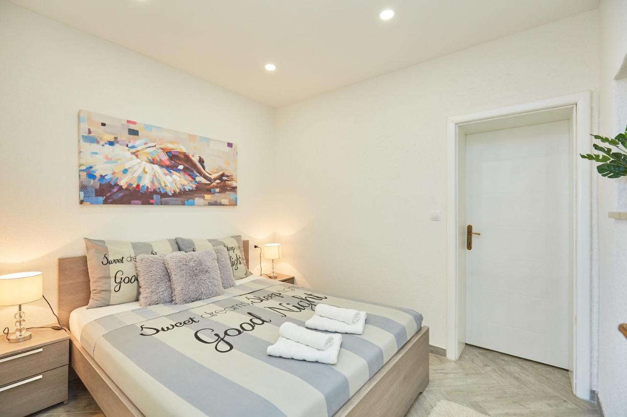 Studio Apartment Terrace Sea View