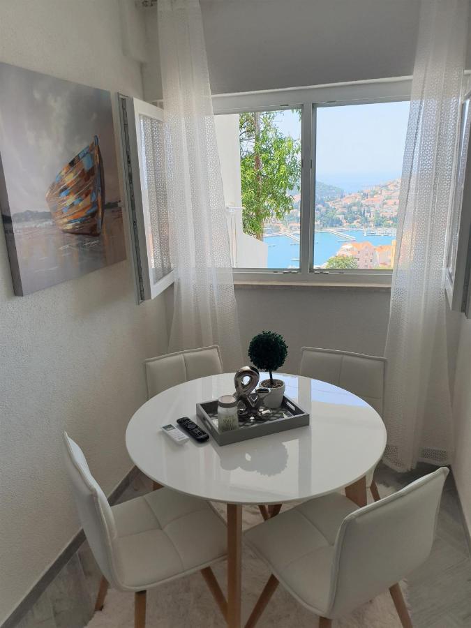 Two-Bedroom Apartment Terrace Sea View