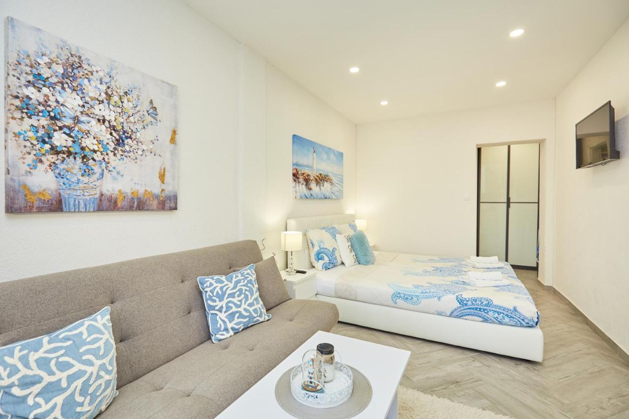 Studio Apartment Terrace Sea View