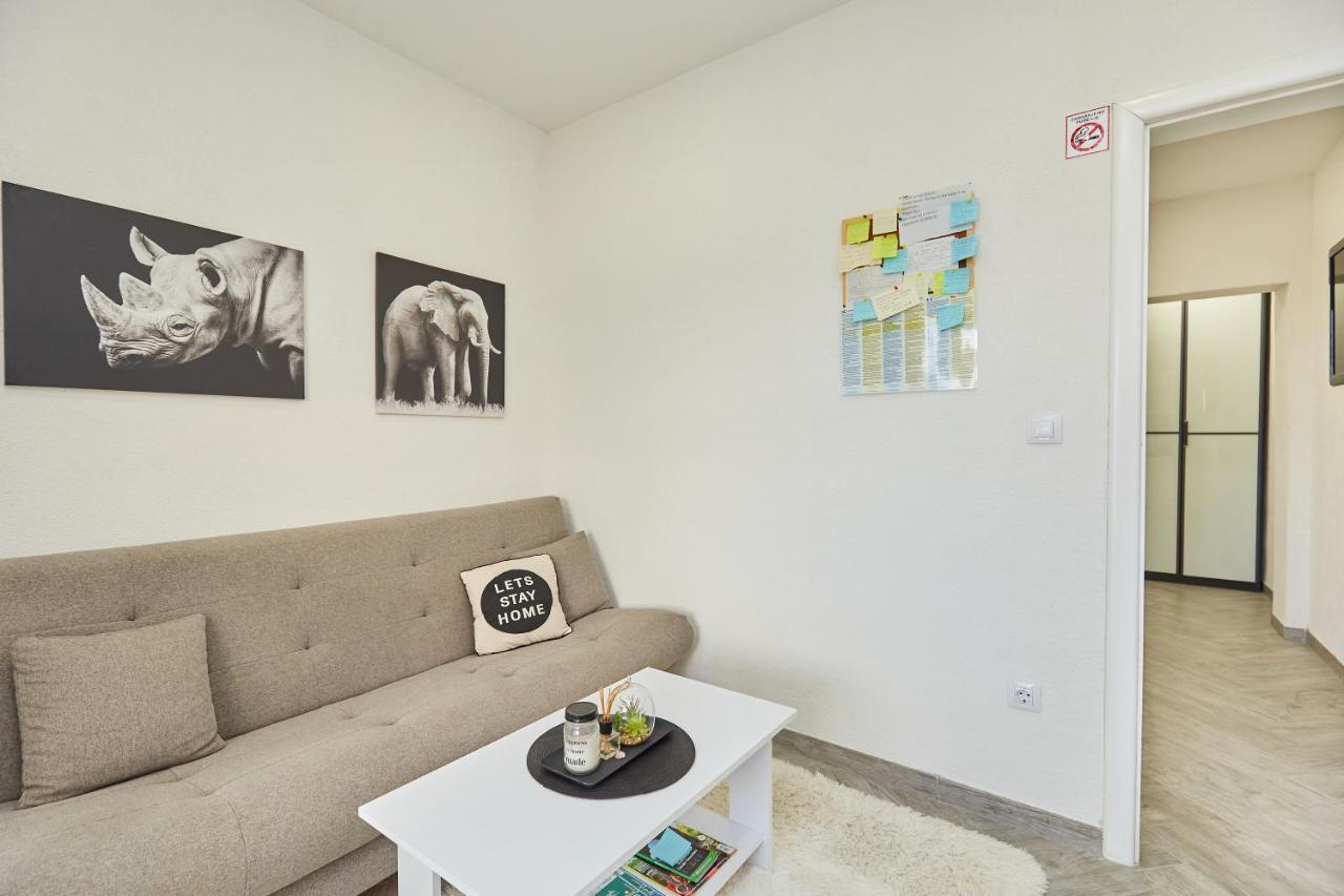 One-Bedroom Apartment Terrace Sea View