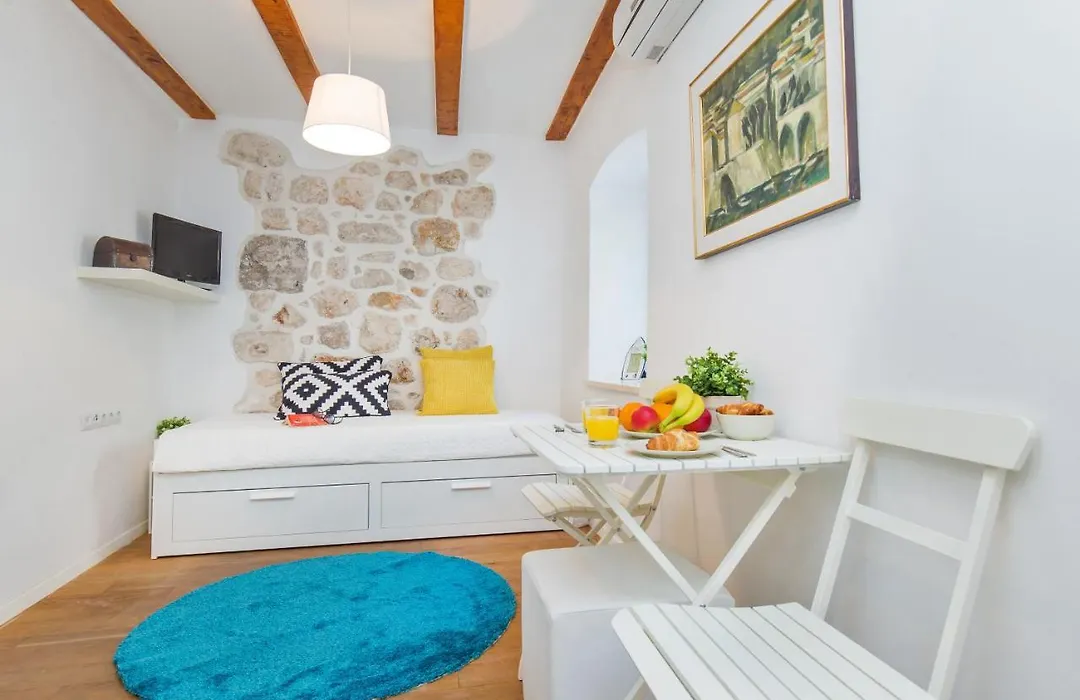 City Walls Studio Apartments By Irundo-1