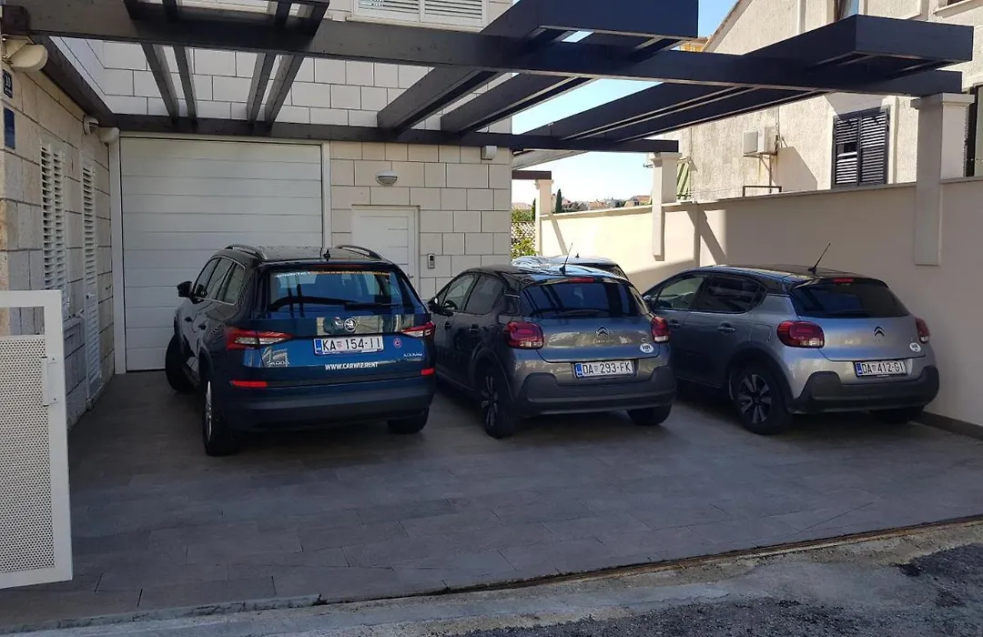 Apartments Laus-1