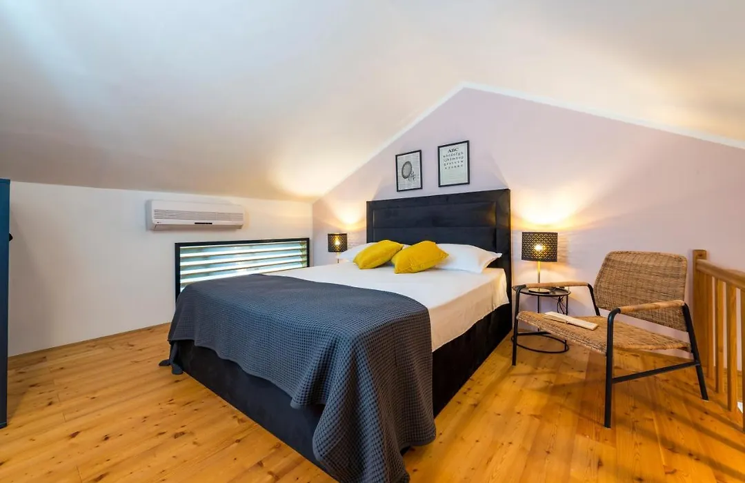 Couple Getaway Apartments-1