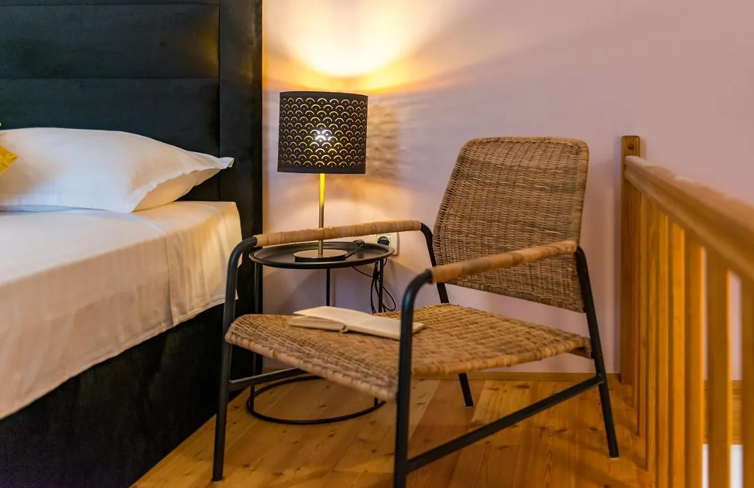 Couple Getaway Apartments-1