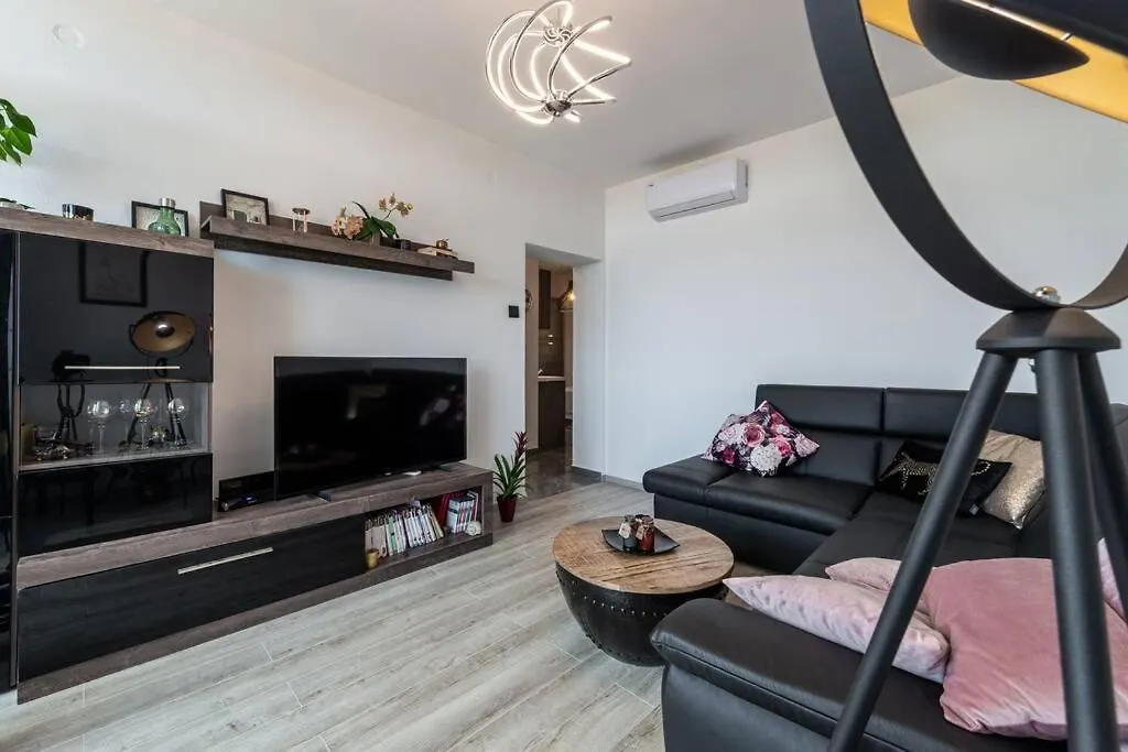 Apartman Leda-1