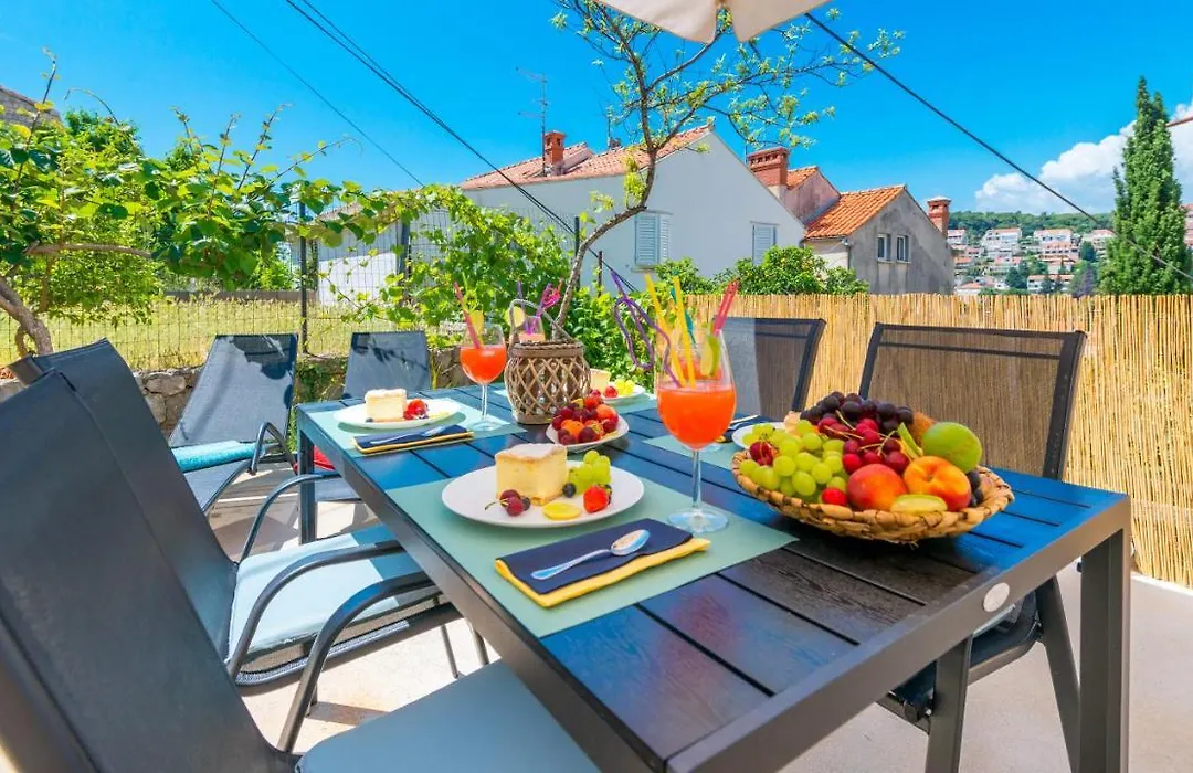 Petka Hill Apartments-1