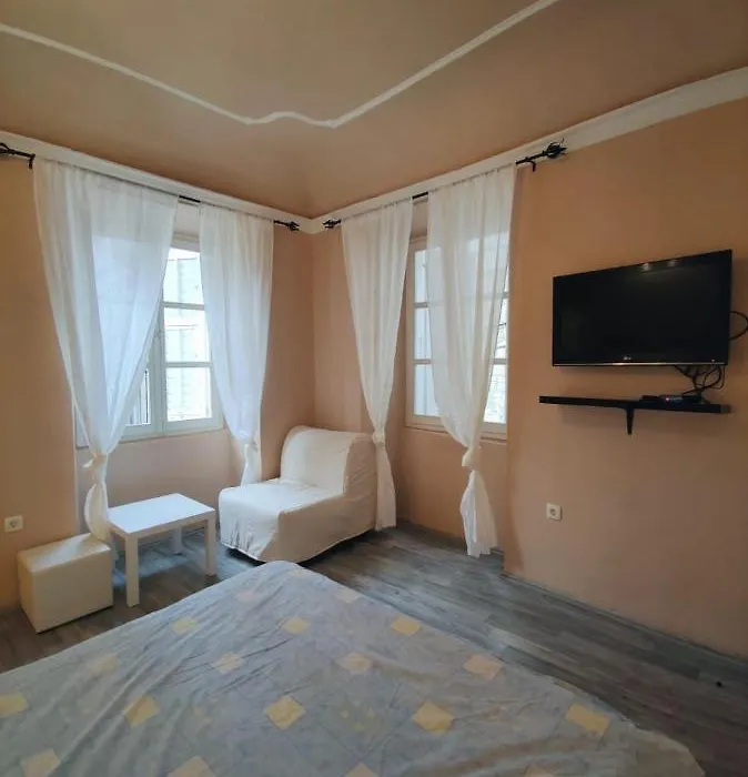 House Nina-1