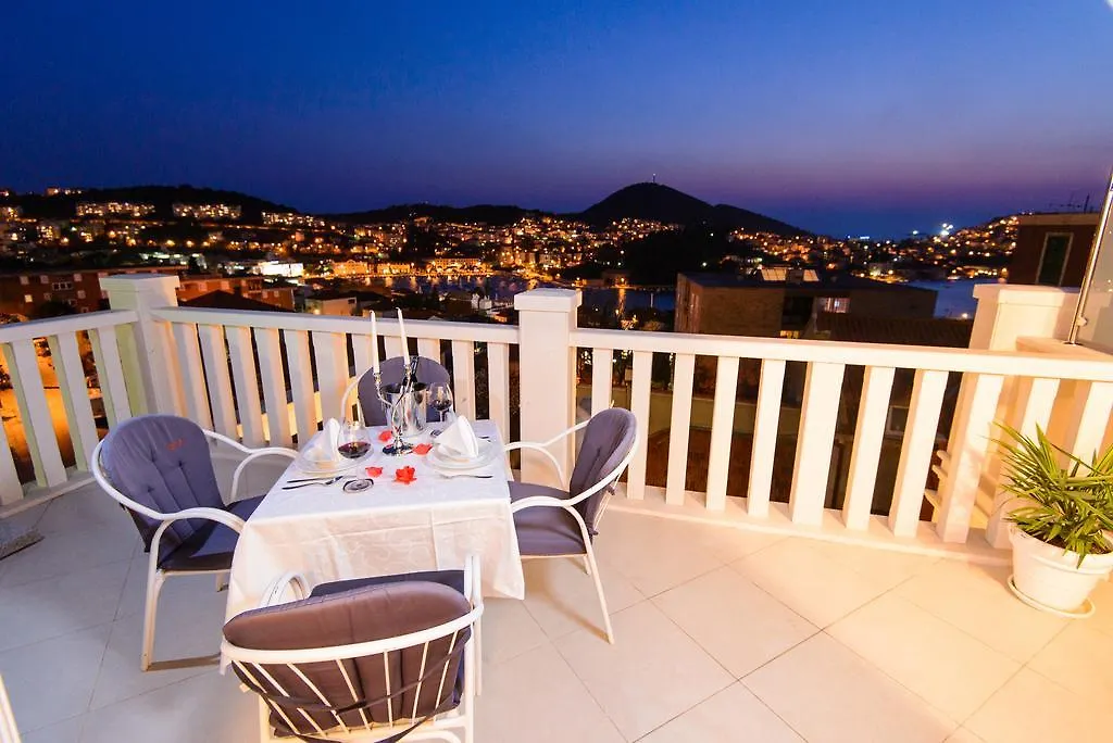Apartment Denis-1