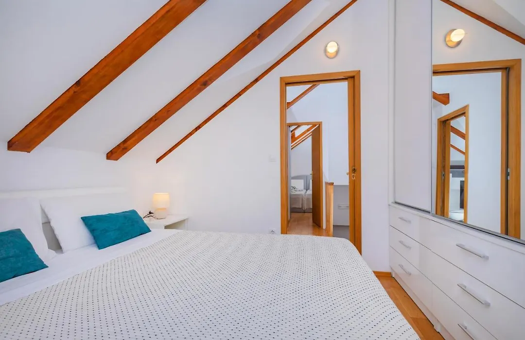 Domino Holiday Home-1