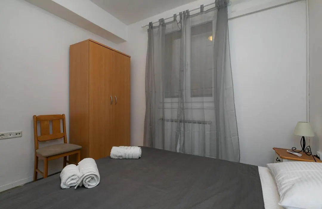 Apartment Tonka - Two Bedroom Apartment With Partial Sea View-1