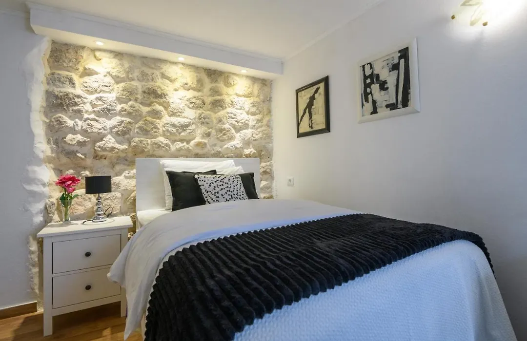 Buza Apartment-1