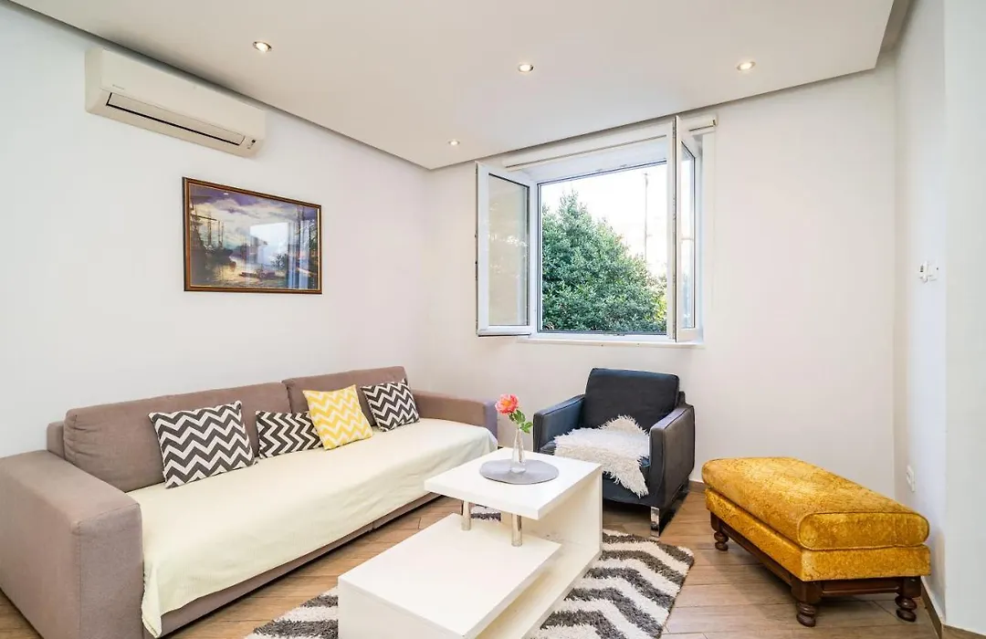 Spacious Two Bedroom Apartment-1