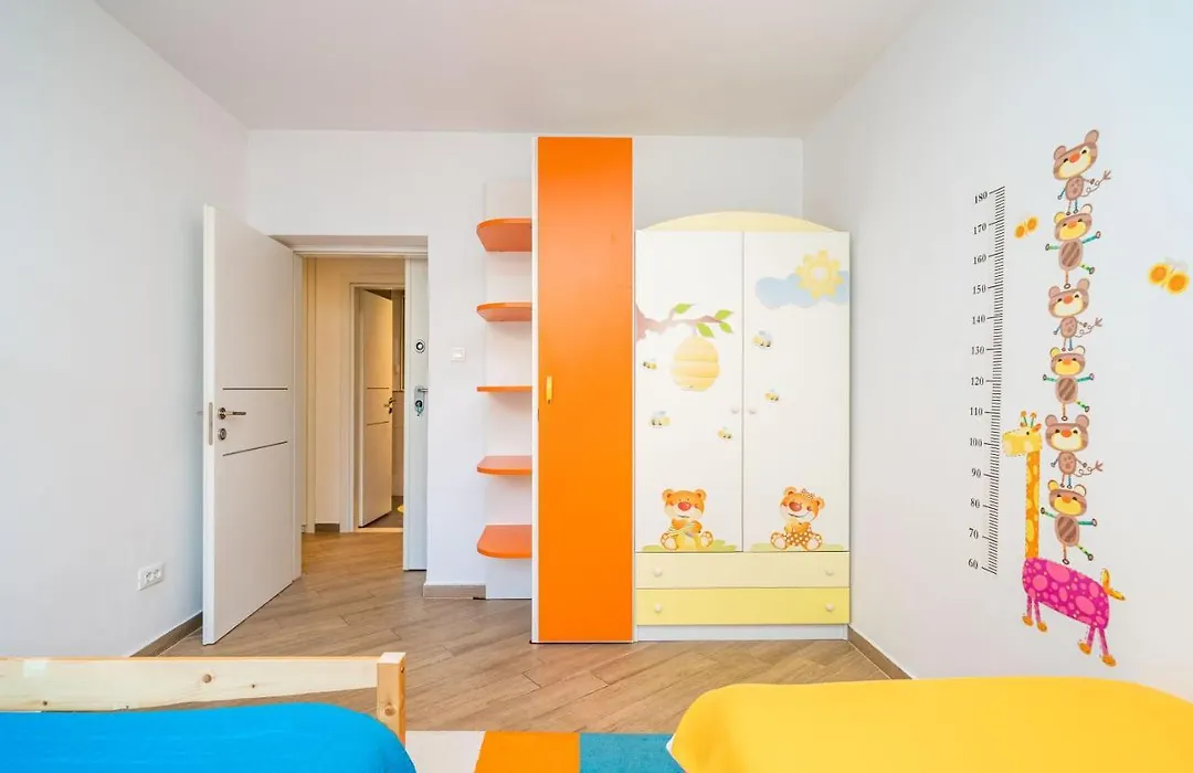 Spacious Two Bedroom Apartment-1