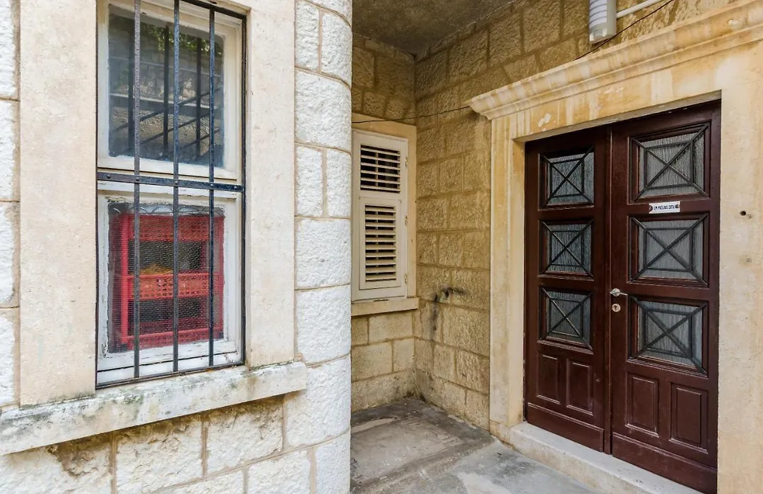 Best Location Apartments - Brizo Apartments-1