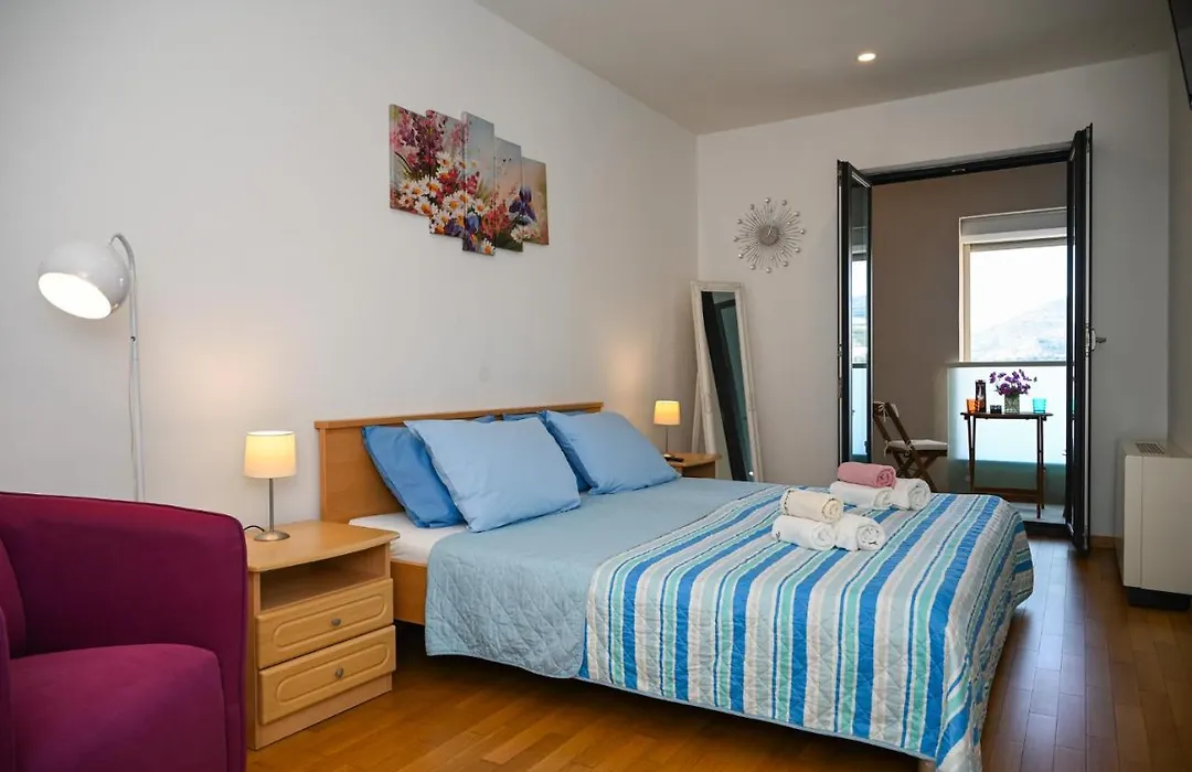 Sea View Porto With Secured Free Parking-1