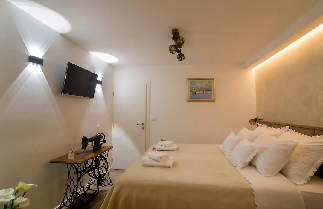 Blue Cliff Apartment-1