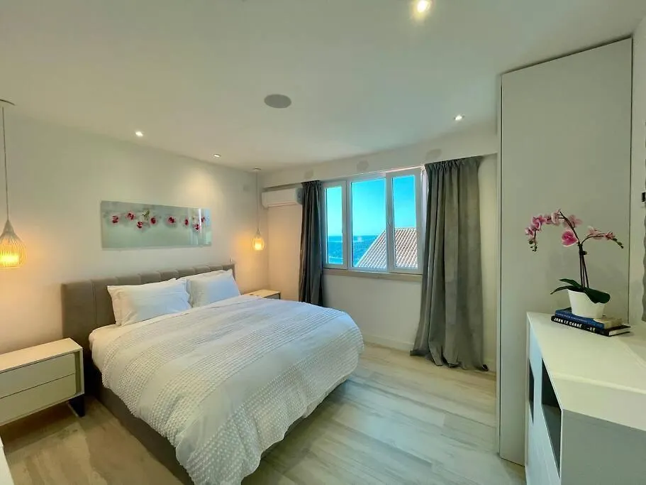 Modern 2Bdrm Apt Luxeview4- Seaview-1