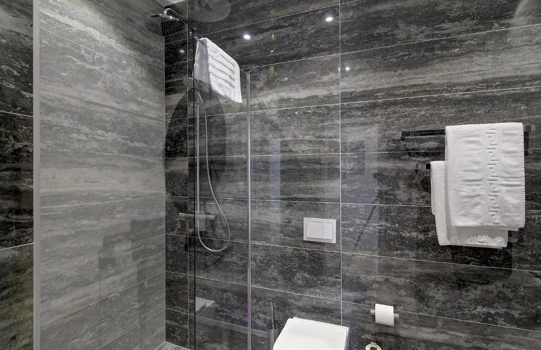 Luxury Amarin Apartment-1