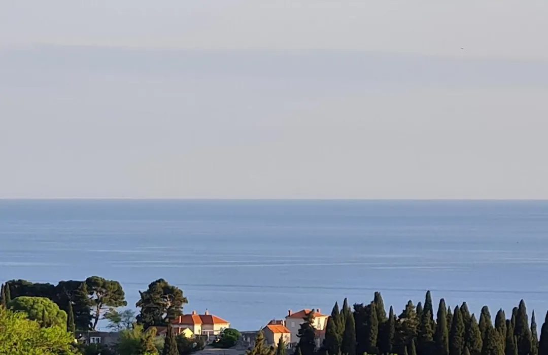 Sunspot Apartment - Beautiful View With Big Garden, Free Parking, Central-1
