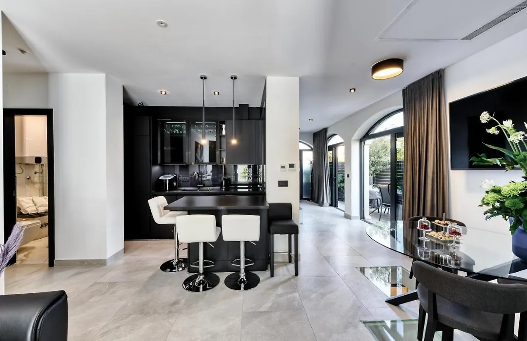 Apartment One B With Heated Private Pool-1