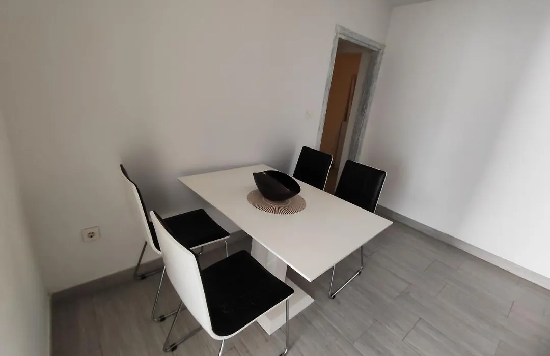 Zoric Apartments & Rooms 2-1