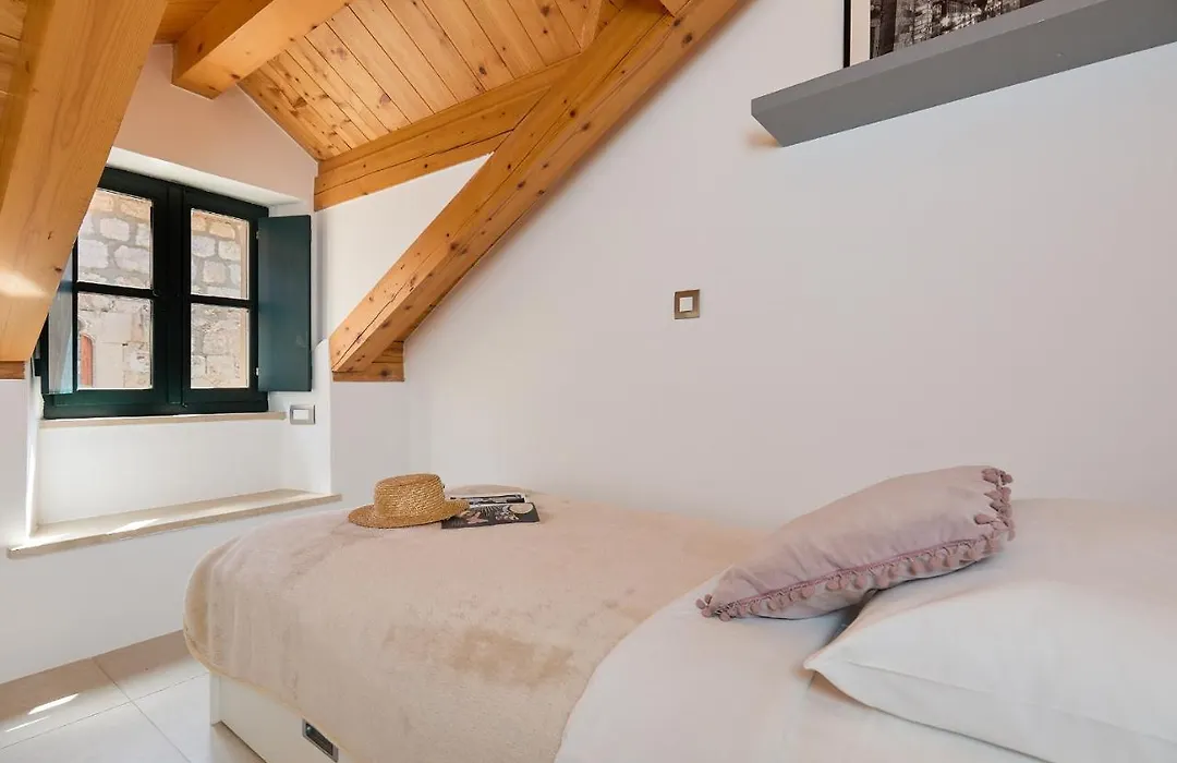 B18 Apartment-1