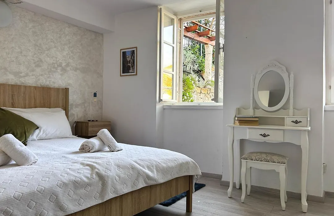 Iza Roka Apartments-1
