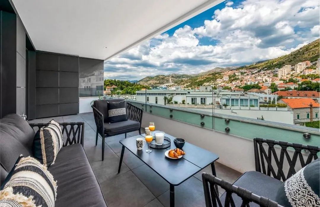 Apartment Lara Exclusive-1