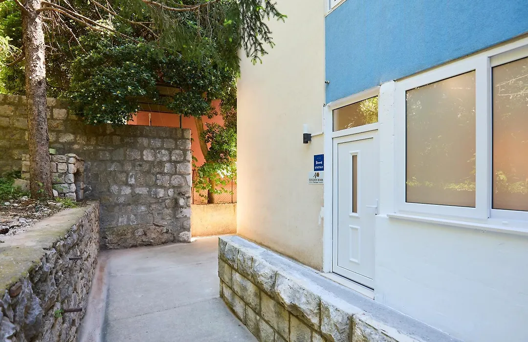 Golden Rose - Walking Distance 1 Km From Old Town-1