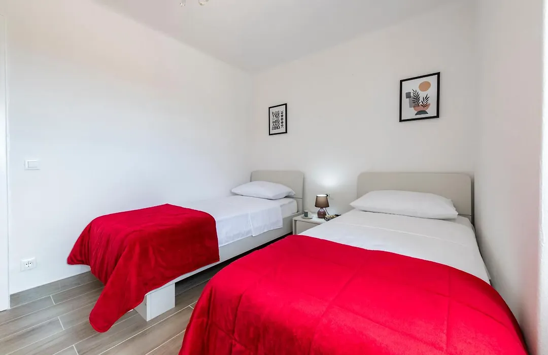 Apartment Viki-1
