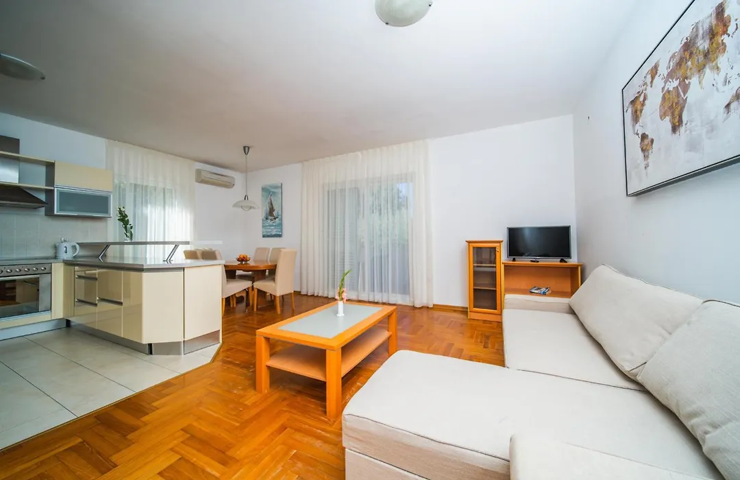 Pervanovo Apartments With Free Parking-1