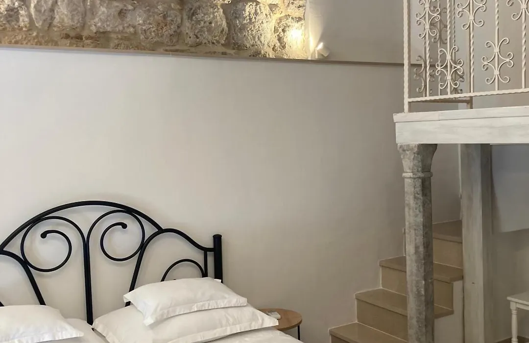 Akantus Studio Apartment-1