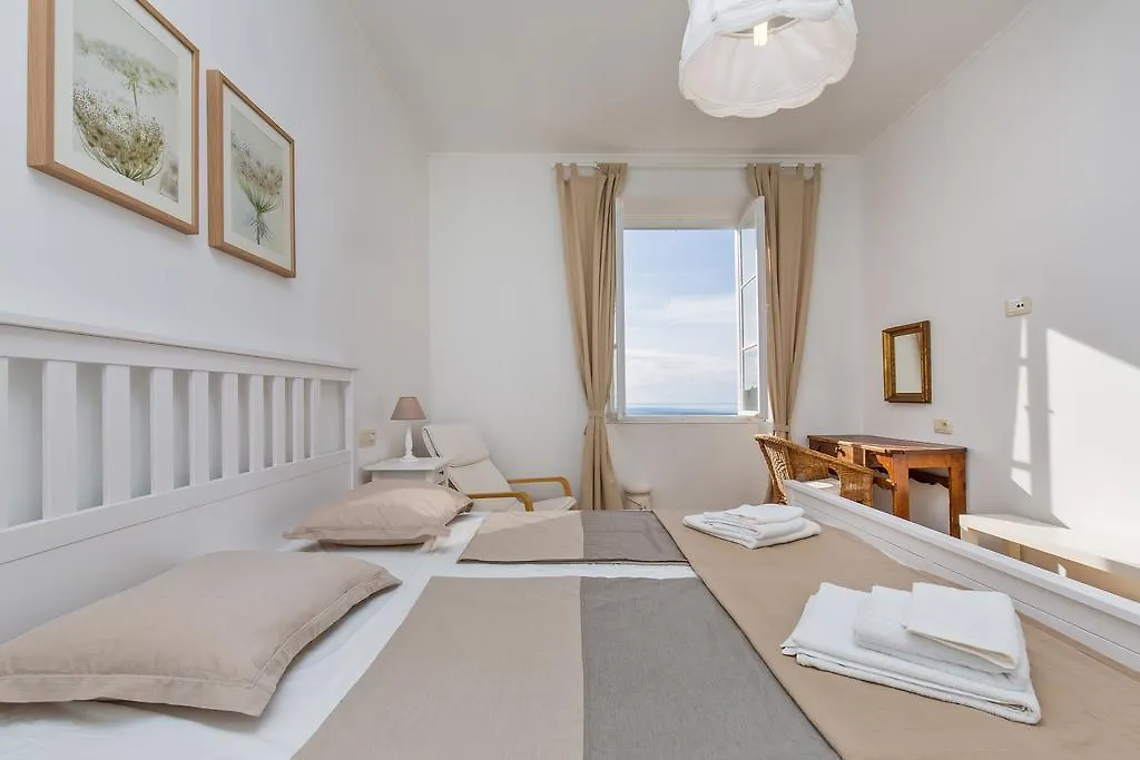 Sea View Apartment Beatrice By Irundo-1