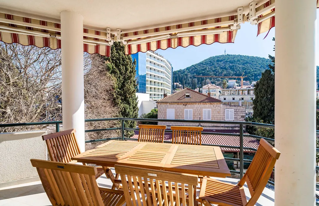 Apartment Villa Claudia-1