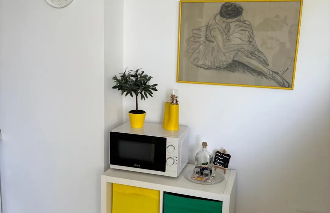 A Bright Hideaway-1