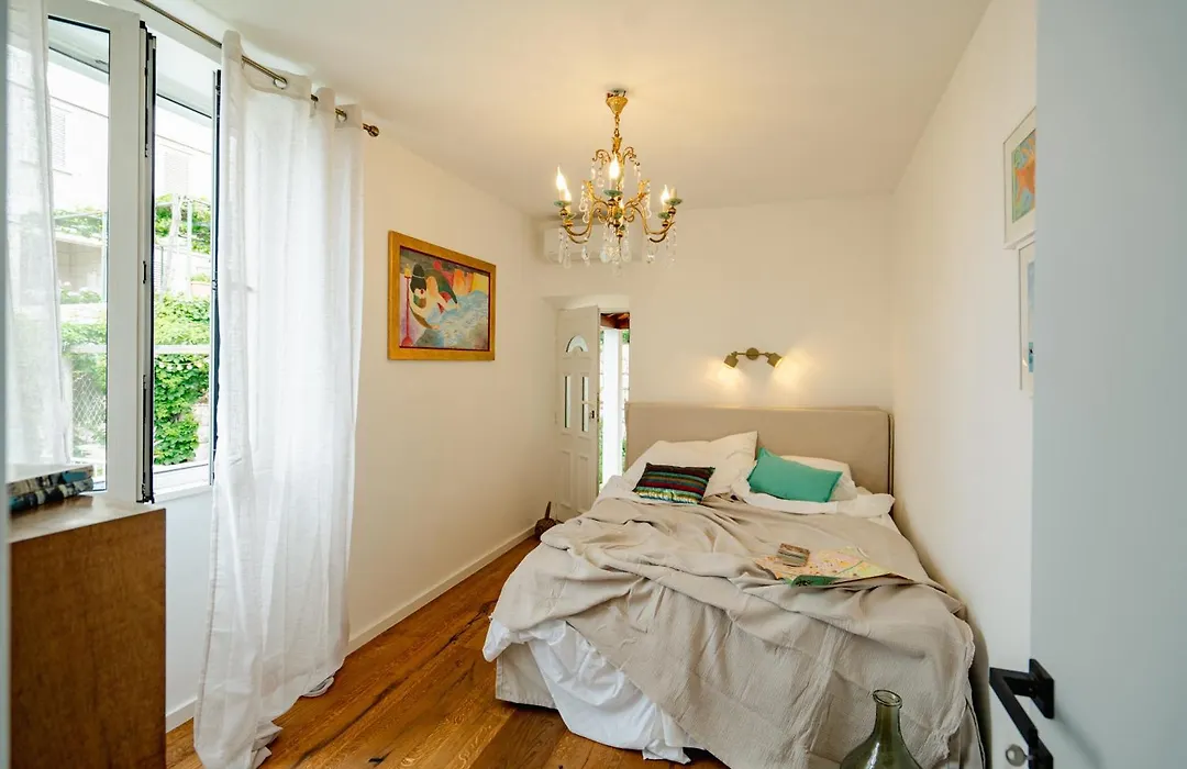 Love Affair Apartment-1