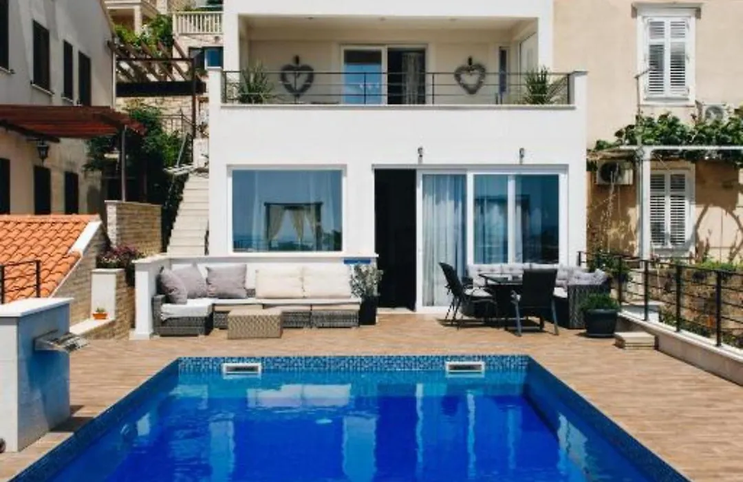 Residence Top Location Apt. 1 Marghareta With Sea View-1