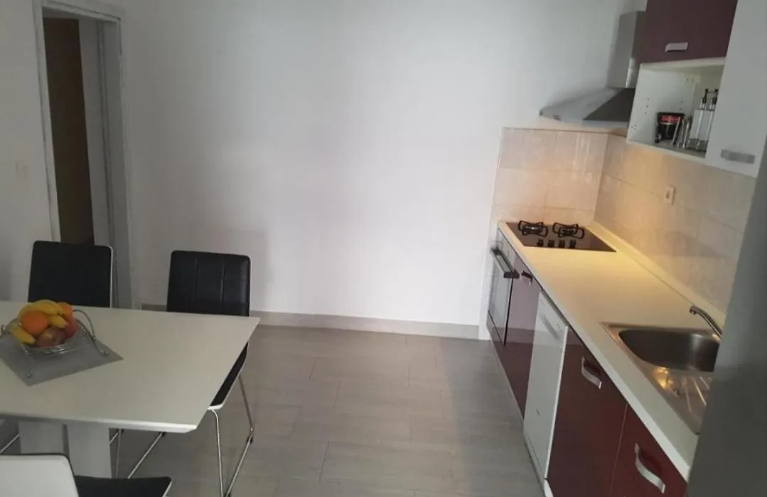 Zoric Apartments & Rooms 2-1