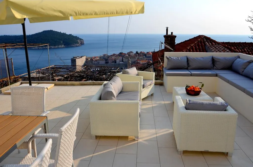 Apartment Chic Ploce-1