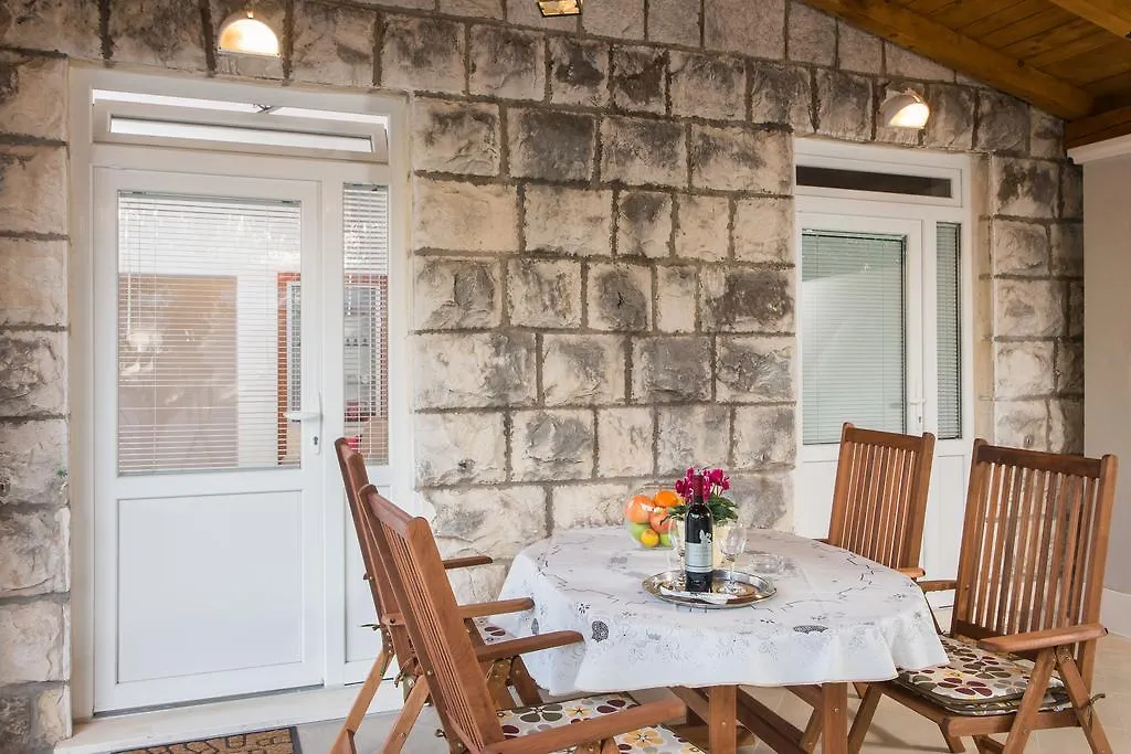 Apartments Gravosa- Free Parking-1