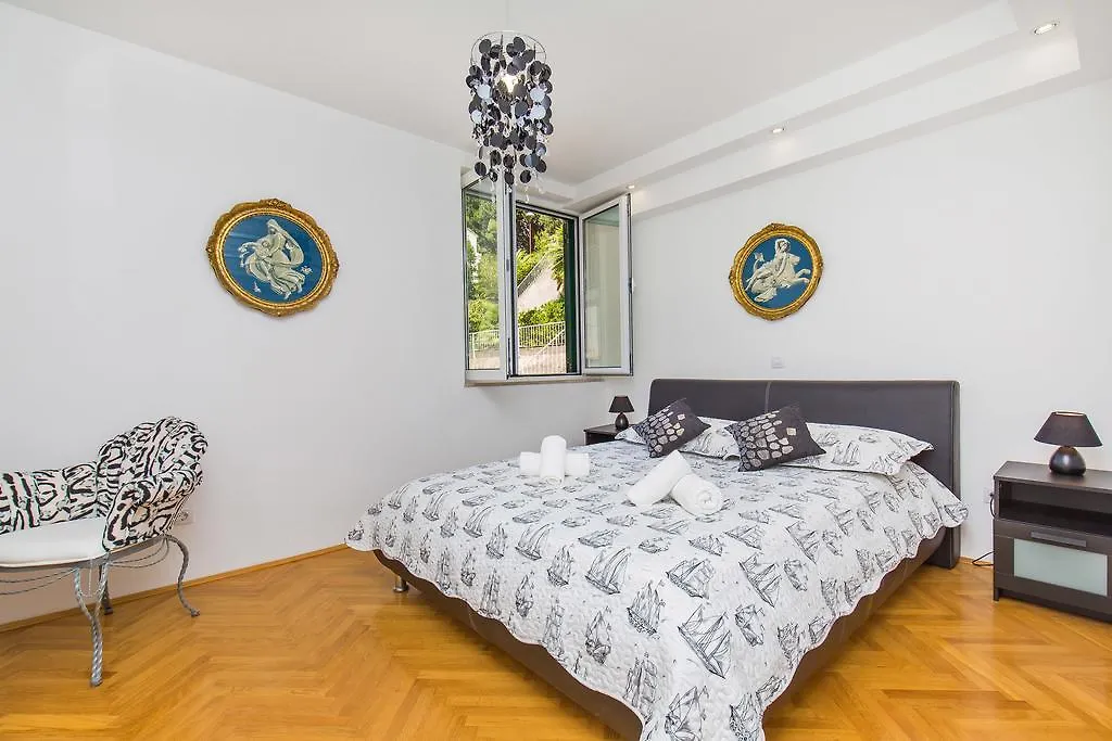 Apartment Majestic-1